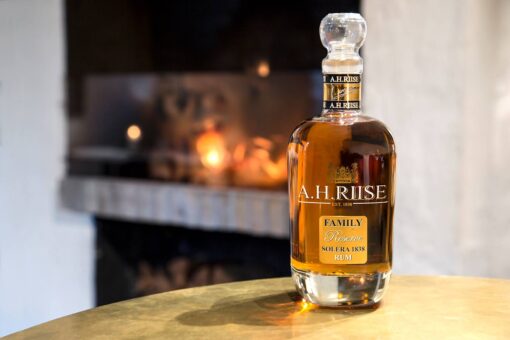 A.H. Riise Family Reserve - 0,7l - 42% - Americké Panenské ostrovy - Image 2
